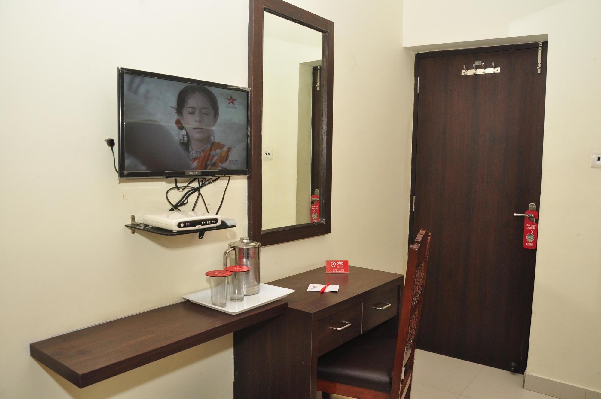 Oyo Rooms City Centre Guru Nanak Bhawan Amritsar Exterior photo